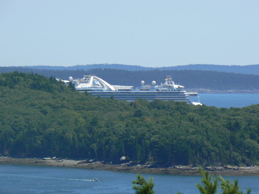 094-cruise ship in Bar Harbor.jpg